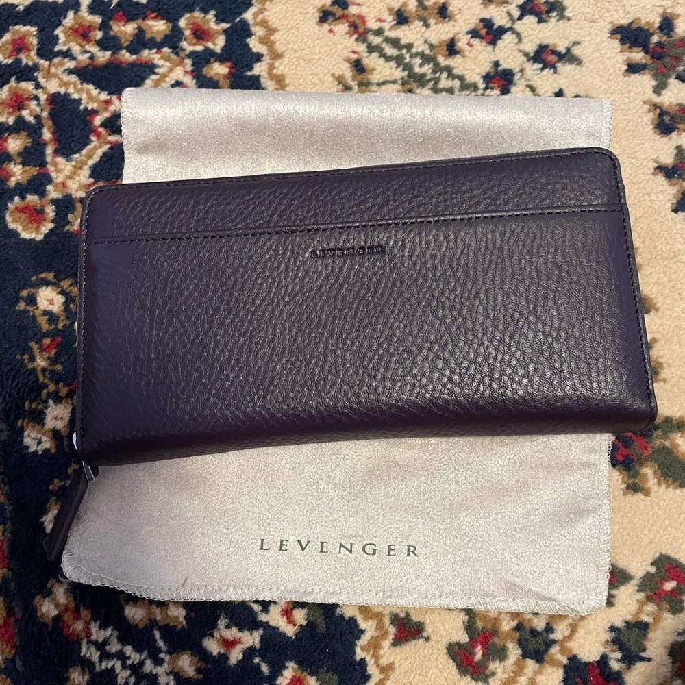 NEW Levenger Charlotte Accordion Wallet